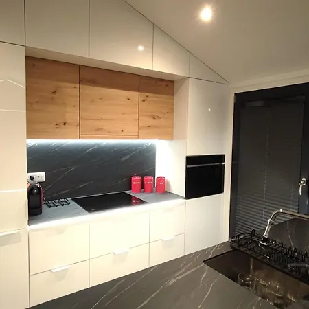 Silver Moon Na Skraju Rzeki