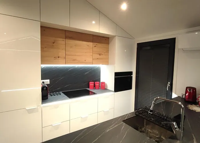 Silver Moon Na Skraju Rzeki