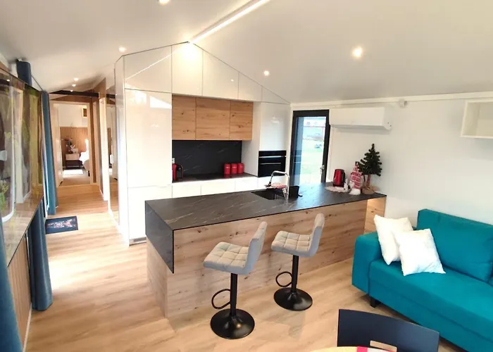 Silver Moon Na Skraju Rzeki * Uraz (Trzebnica)